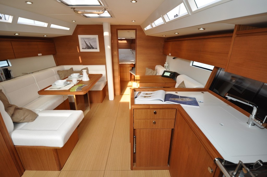 028 (1) © eyachts www.eyachts.com.au